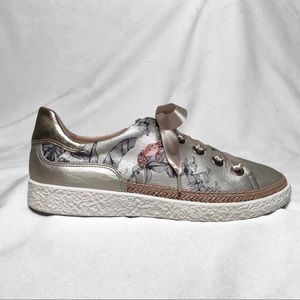softwaves Shoes for Women - Poshmark